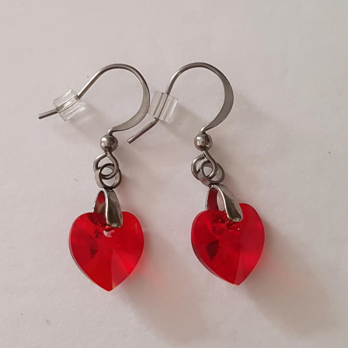 Boucles Coeur en Cristal Rouge Clair Translucide