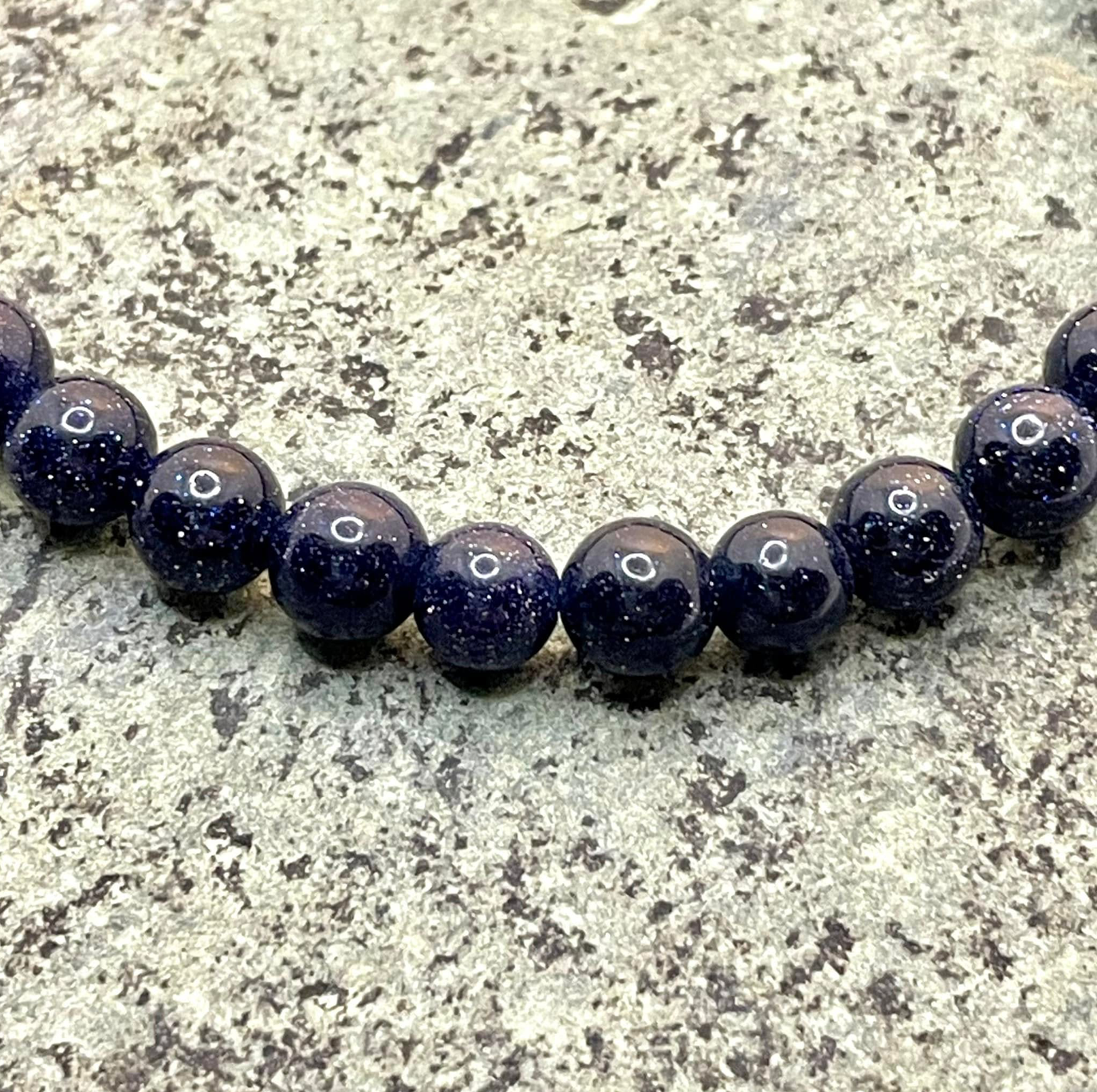 Bracelet en pierre de sable indigo