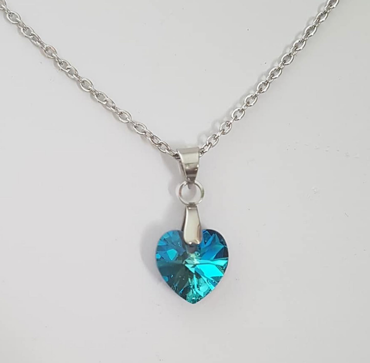 Petit coeur 10mm en cristal Bleu Bermudes