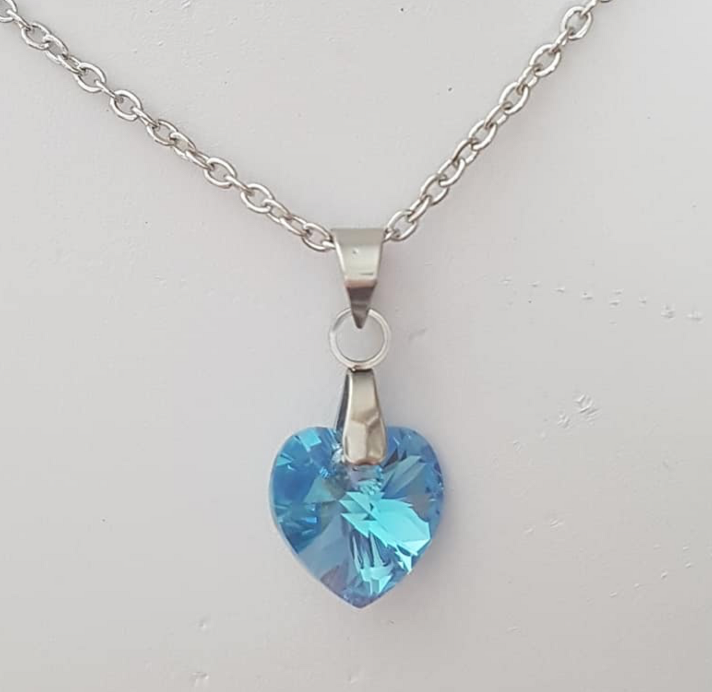 Petit coeur 10mm en cristal Aigue-Marine Aurore Boréale