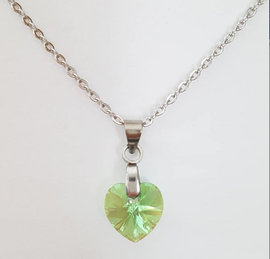 Petit coeur 10mm en cristal Péridot Aurore Boréale