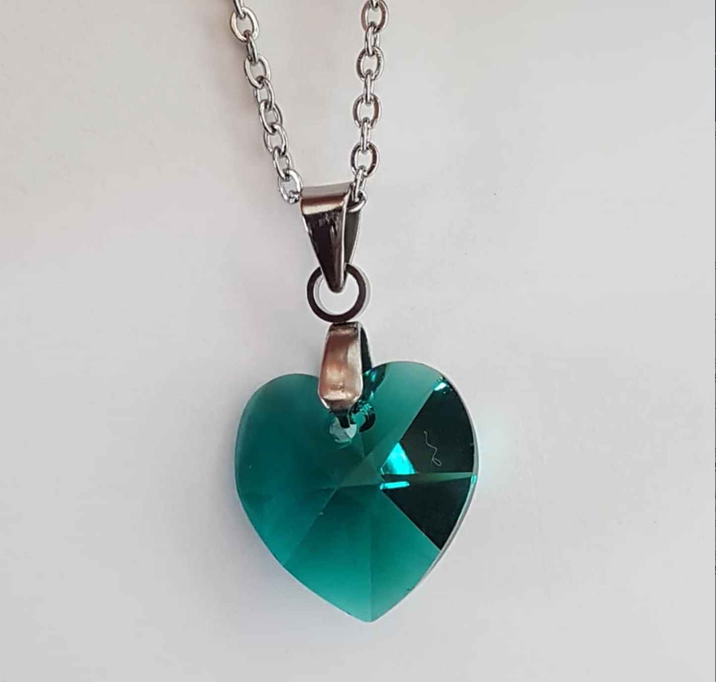 Moyen coeur 14mm en cristal Émeraude Translucide