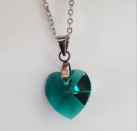 Moyen coeur 14mm en cristal Émeraude Translucide