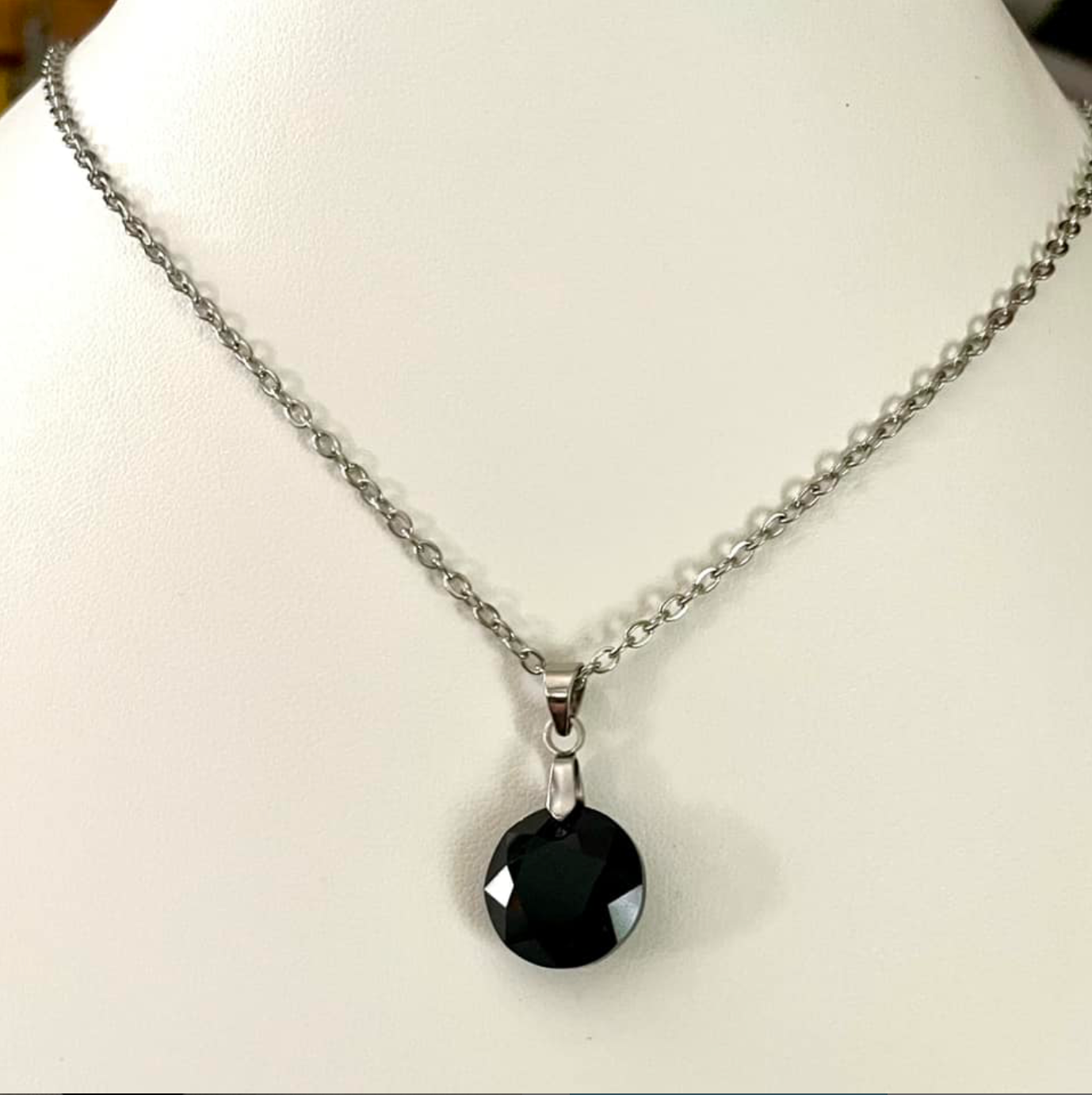 Moyen Classique en Cristal Noir