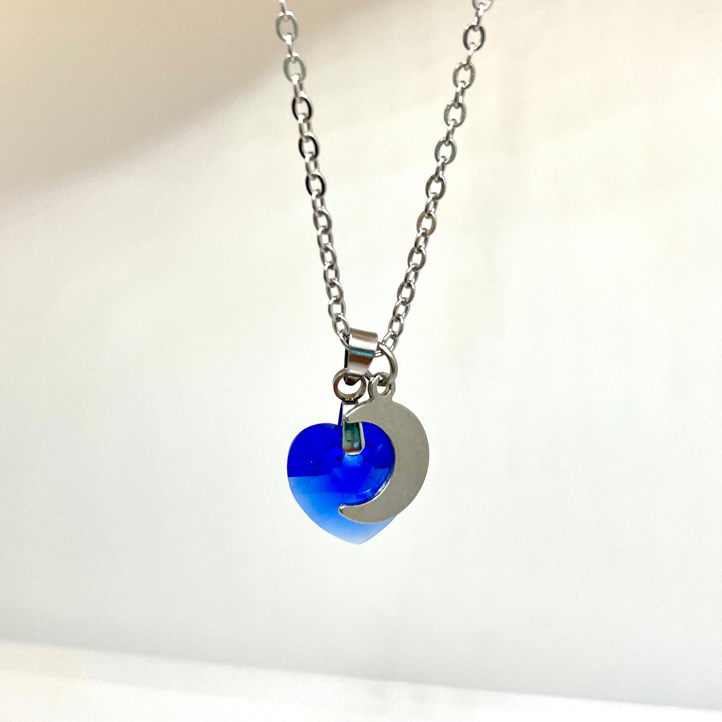 Collier Tandem Lune et Coeur 14mm en cristal bleu royal