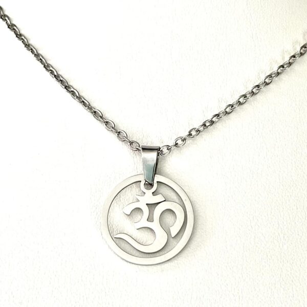 Pendentif Om en inox