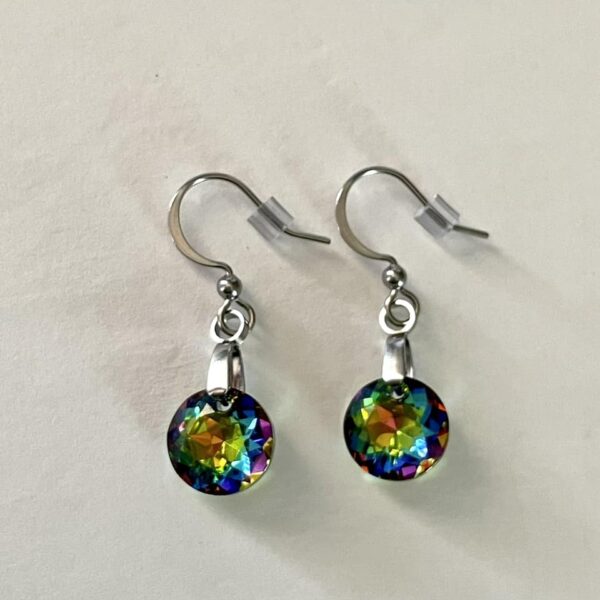 Boucles Classics en Cristal Multicolore – Image 4